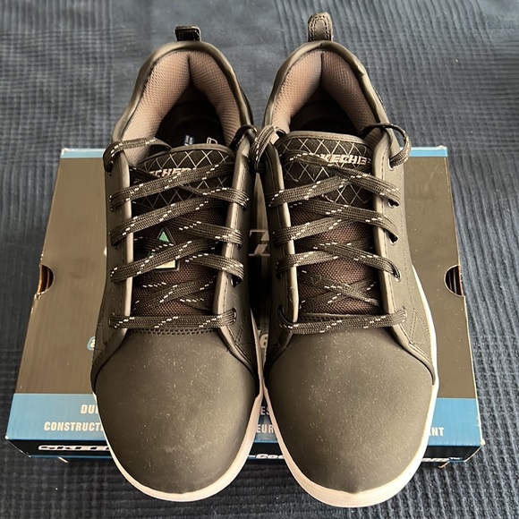 Skechers Work shoes. Size 9 - Picture 8 of 8
